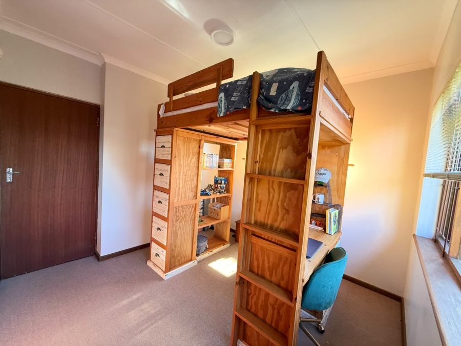 4 Bedroom Property for Sale in Fraaiuitsig Western Cape